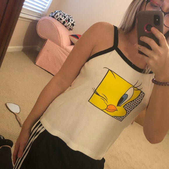 ✨SOLD✨Vintage tweety tank top - Picture 5 of 5